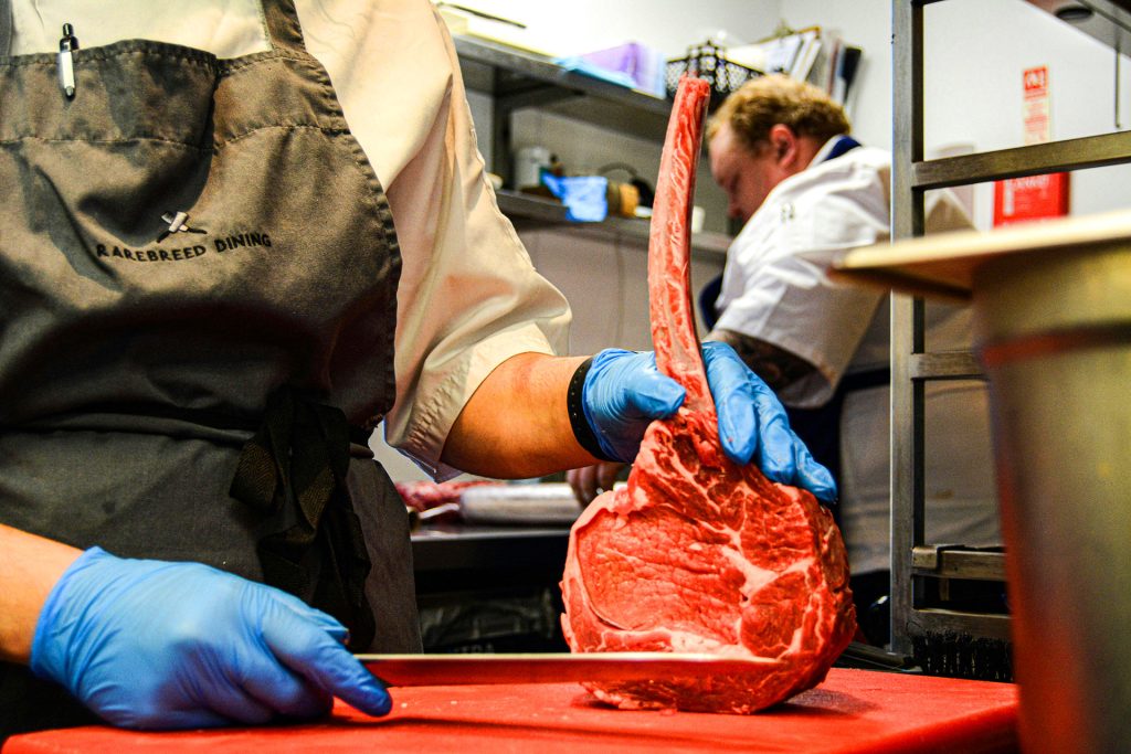 Why Industrial Saws Matter More Than Blades in High-Volume Work